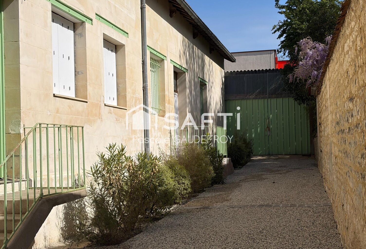Immeuble de rapport  Rentabilité immédiate à PONS ! — photo 1