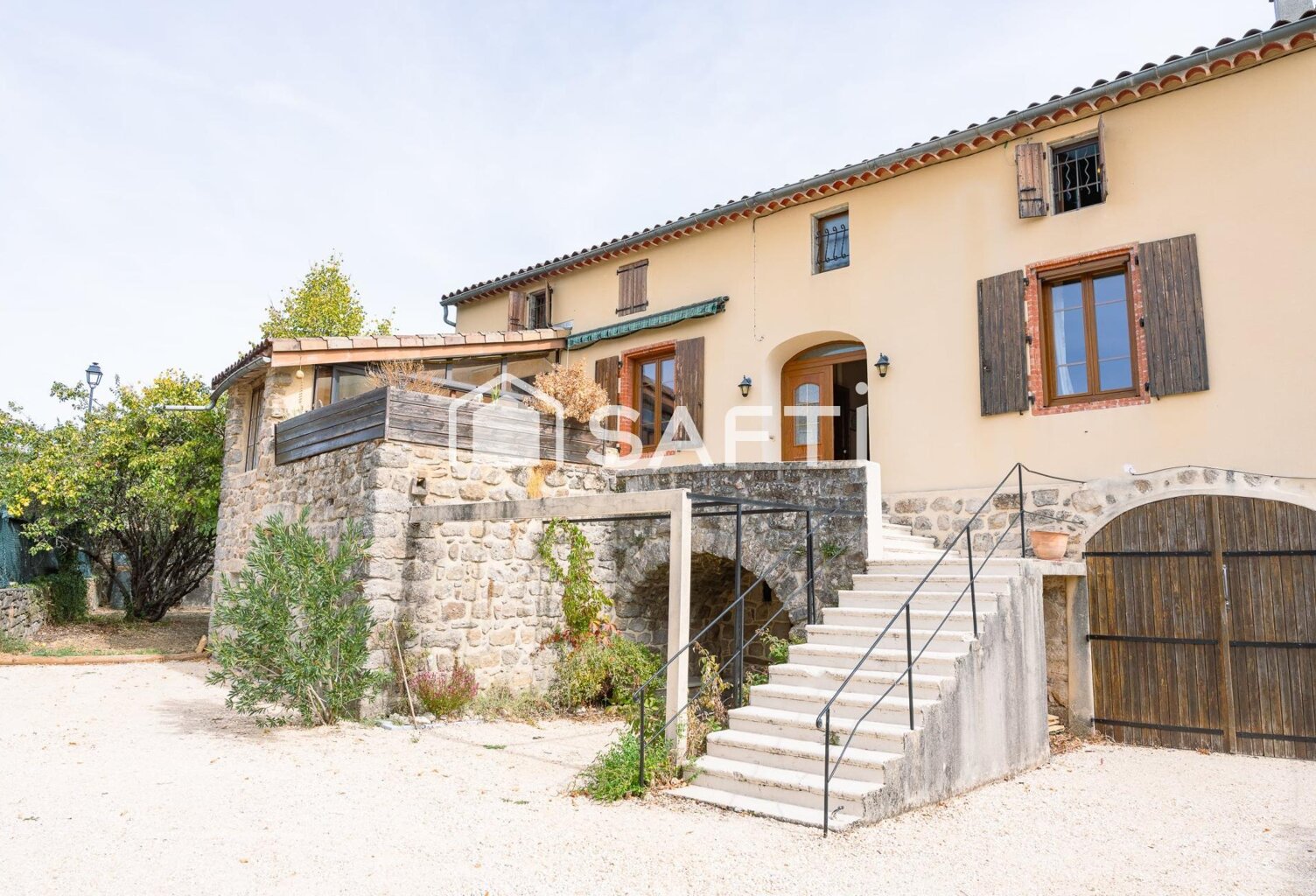 07140 : Ancienne Magnagnerie de 240 m² sur 690m² de terrain — photo 1