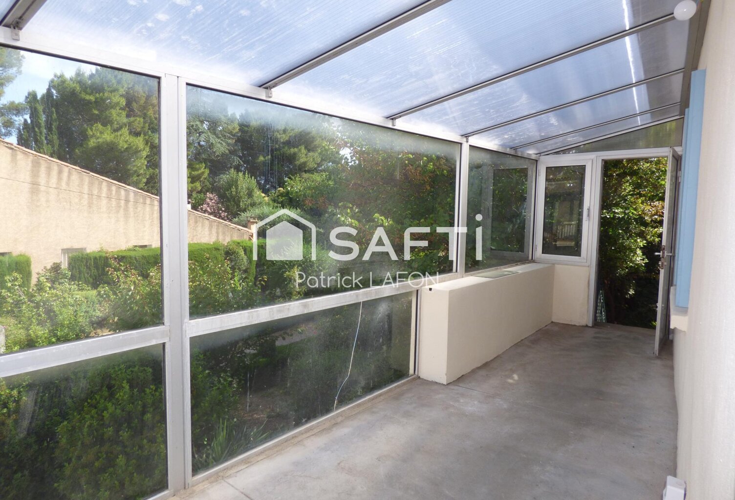 Appartement F3 au calme avec véranda. — photo 1