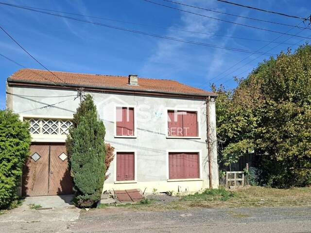 Une maison à rénover offrant un fort potentiel — photo du bien