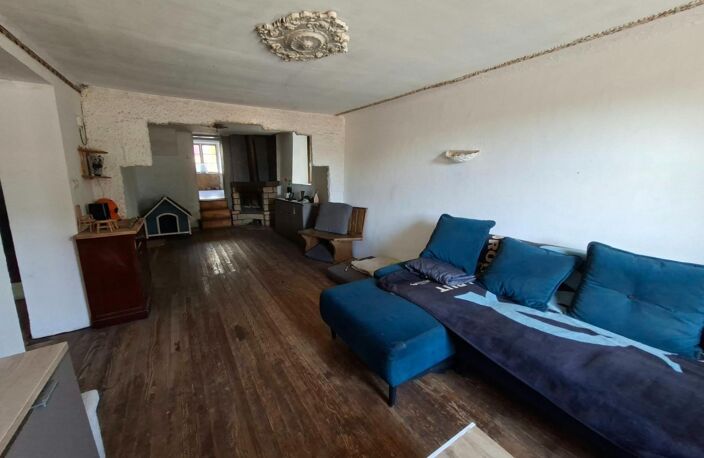 Une maison à rénover offrant un fort potentiel — photo 3