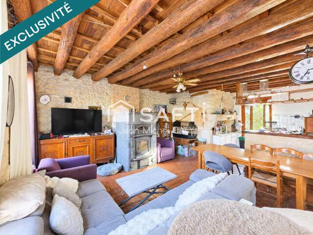 ST ANDELAIN, vente aux enchère d'une maison en peirre de 110 m² — photo du bien