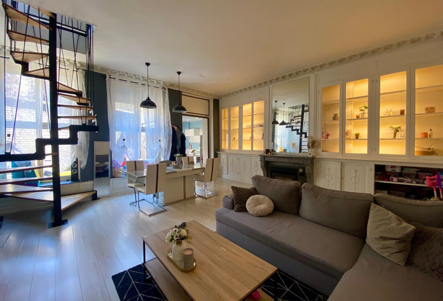 MAGNIFIQUE DUPLEX AVEC TERRASSE EN HYPER CENTRE — photo 1