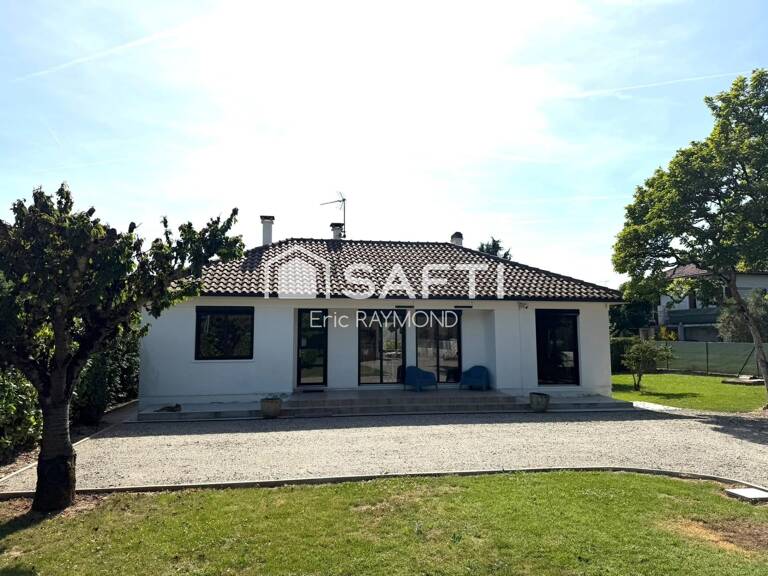 A VENDRE 210.000€ Maison de 85 m2, idéalement située à proximité du centre-ville et des commerces Elle offre 2 chambres, salon/salle à manger, cuisine — photo 1