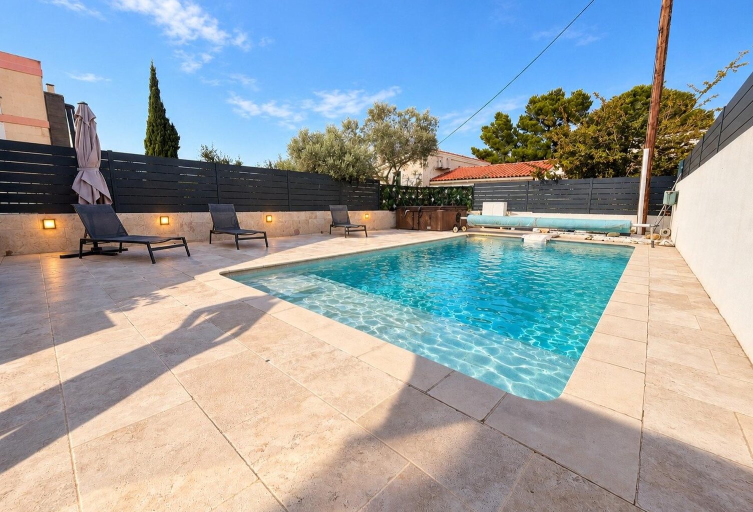 Maison familiale 141 m2 avec piscine, spa et garage - Martigues Jonquières — photo 1