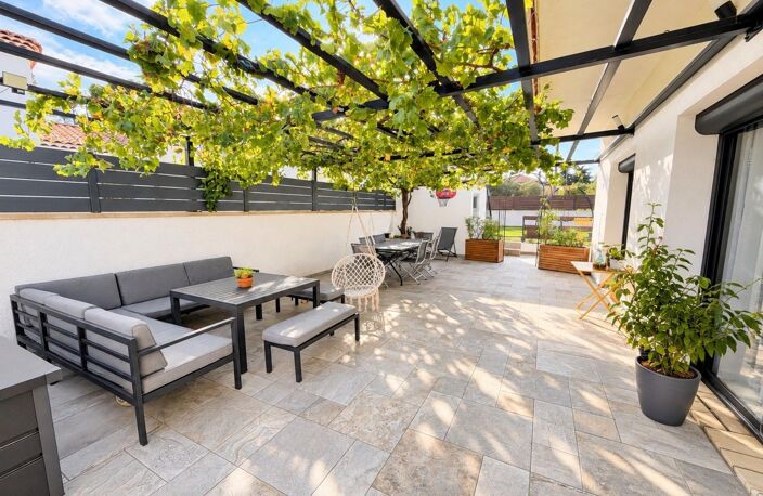 Maison familiale 141 m2 avec piscine, spa et garage - Martigues Jonquières — photo 3
