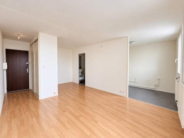 APPARTEMENT 1 PIECE 30m2 - Balcon + parking — photo du bien