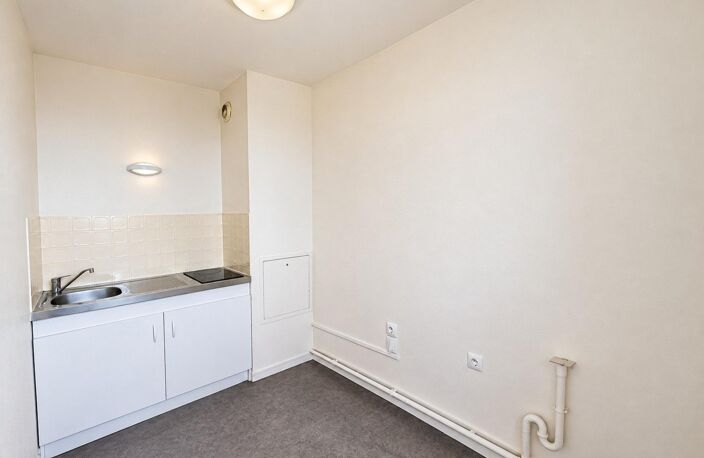 APPARTEMENT 1 PIECE 30m2 - Balcon + parking — photo 2