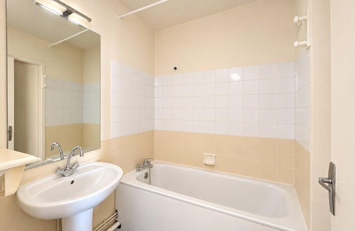 APPARTEMENT 1 PIECE 30m2 - Balcon + parking — photo 3