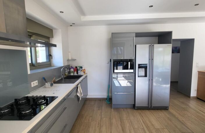 Maison en pierre avec grande dependance — photo 3