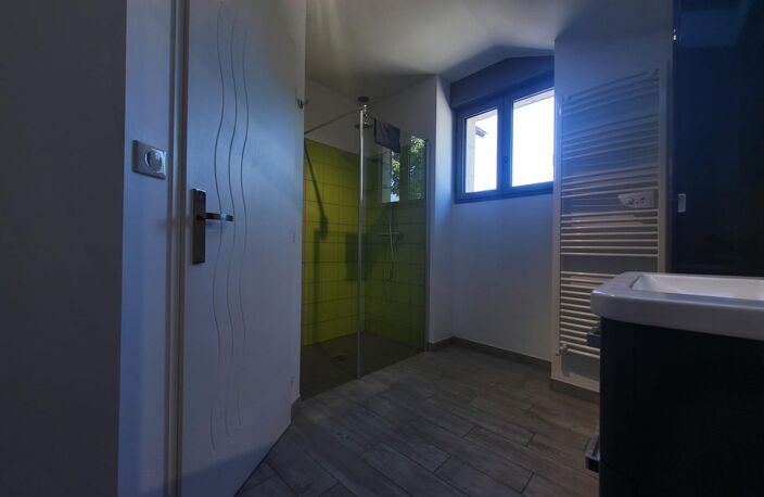 Maison en pierre avec grande dependance — photo 4