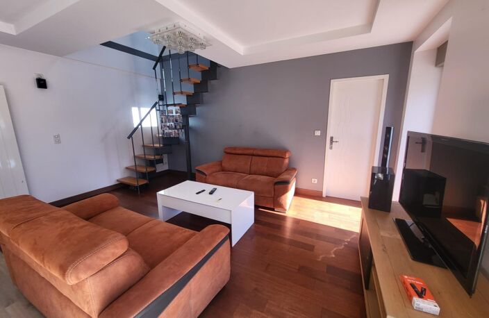 Maison en pierre avec grande dependance — photo 5
