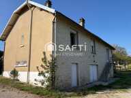 Maison avec sous-sol, dépendances et grand terrain à Luxé — photo 3