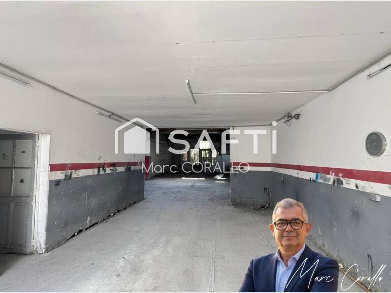 Grand local à réhabiliter avec beau potentiel — photo 1