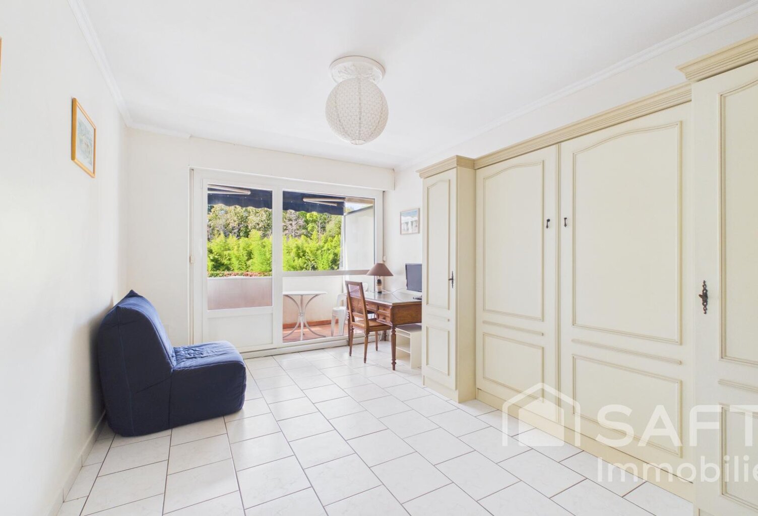 Pessac  Studio 33m² avec balcon, stationnement — photo 1