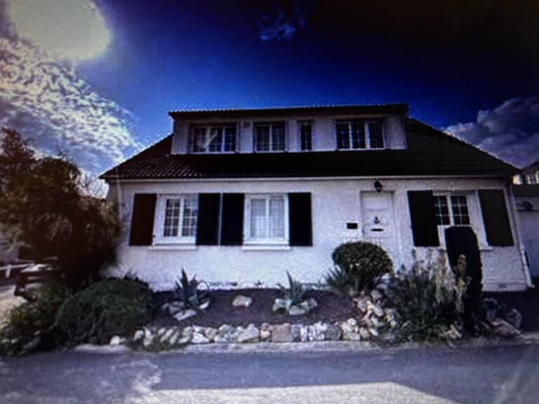 MAISON DANS UN DOMAINE SECURISE AU CALME — photo 1