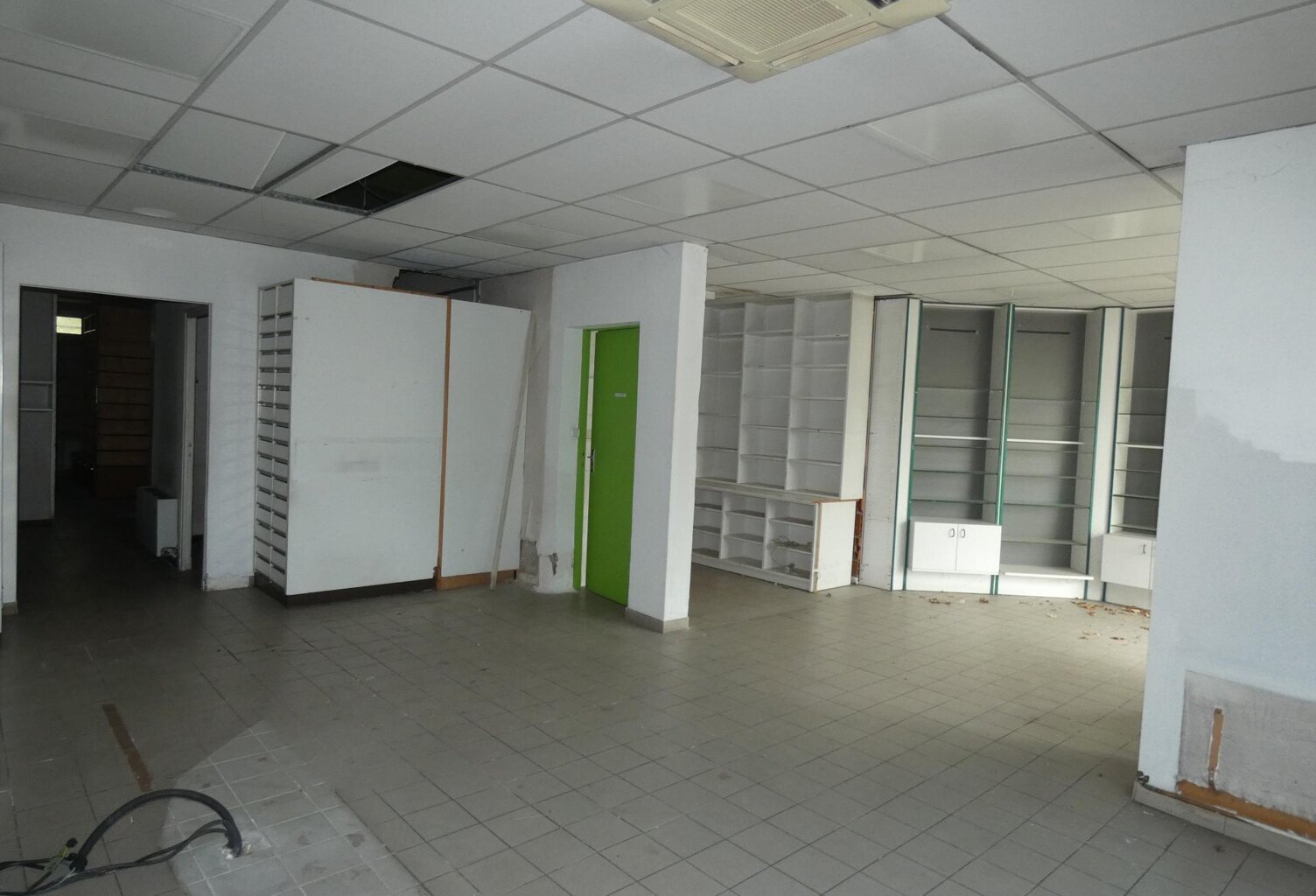 UN BIEN, PLUSIEURS PROJETS  233 m² HABITABLES + LOCAL DE 93 m²  PARCELLE 960 m² — photo 1