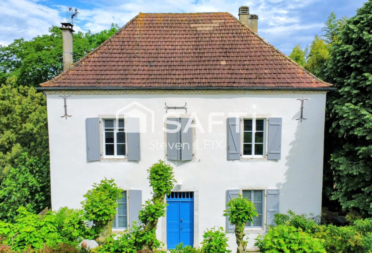 Maison de caractère de 195 m² , terrain de 1499 m² — photo 1