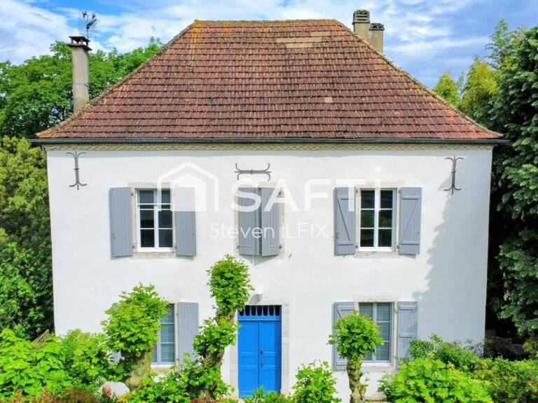 Maison de caractère de 195 m² , terrain de 1499 m² — photo 1