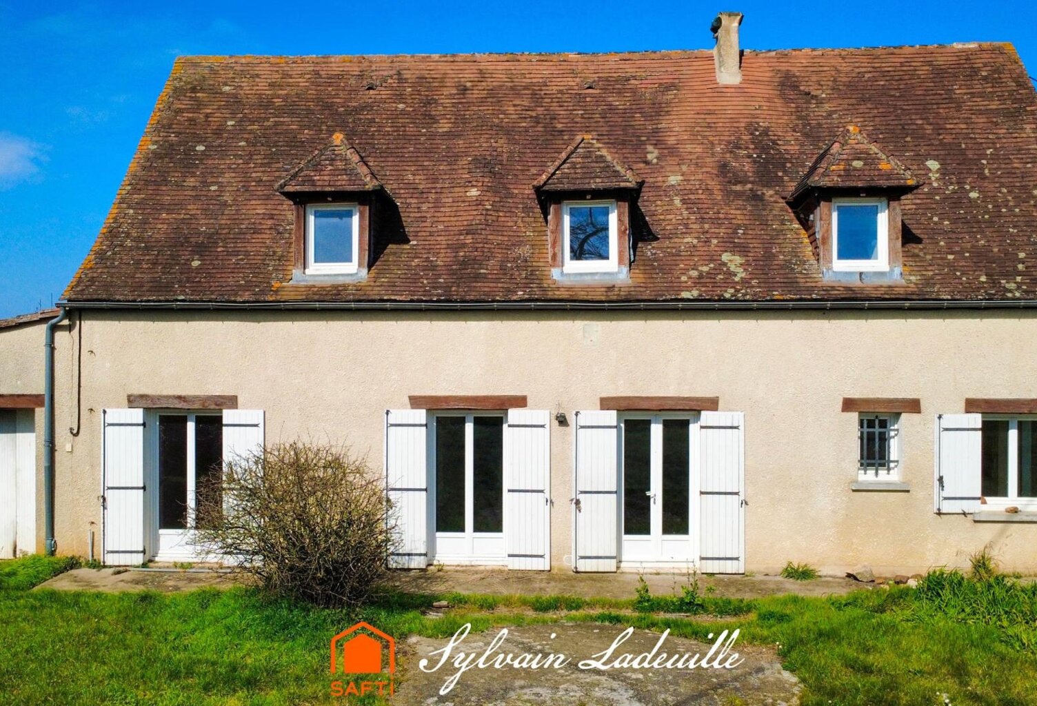 Maison de caractère avec terrain de 1 900 m² — photo 1
