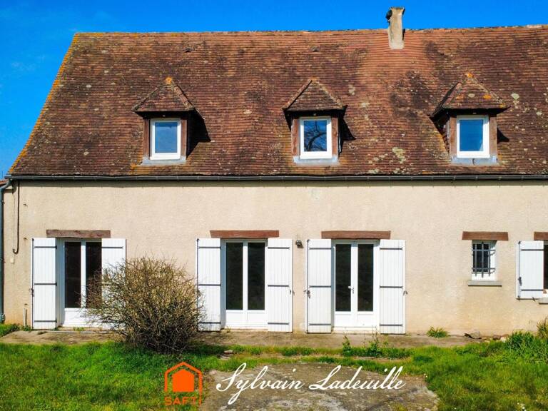 Maison de caractère avec terrain de 1 900 m² — photo 1