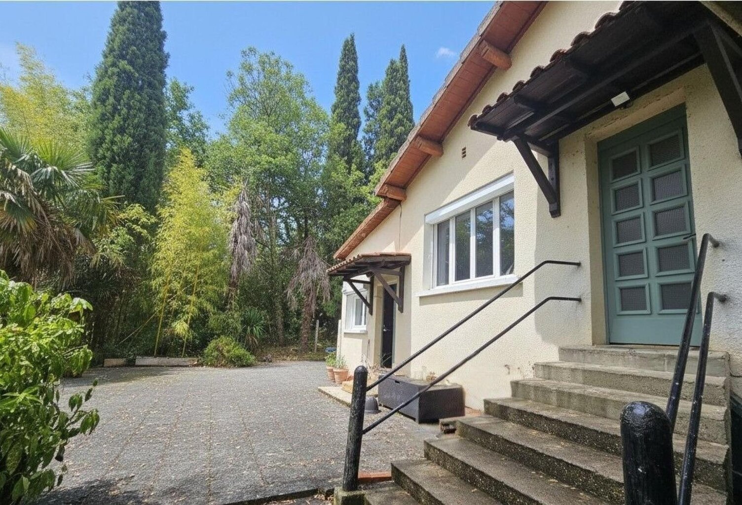 Un cadre privilégié, du charme et de l'espace à deux pas du lac — photo 1