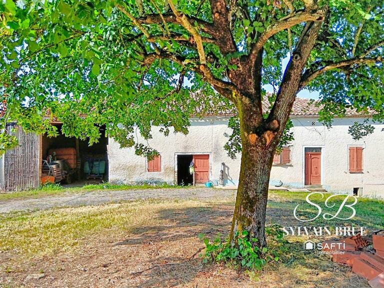Corps de ferme à restaurer sur 2650m² de terrain — photo 1