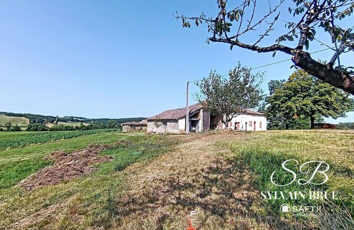 Corps de ferme à restaurer sur 2650m² de terrain — photo 3