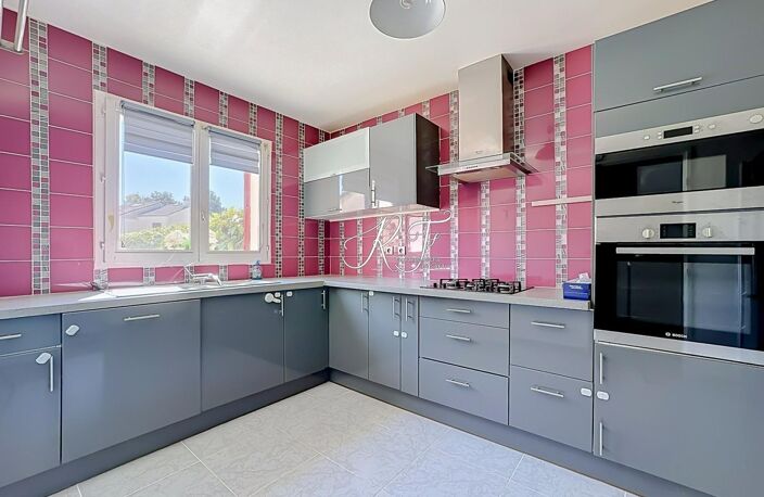 maison familiale avec 3 chambres et jardin — photo 5