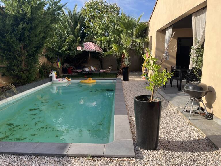 Villa — photo 1