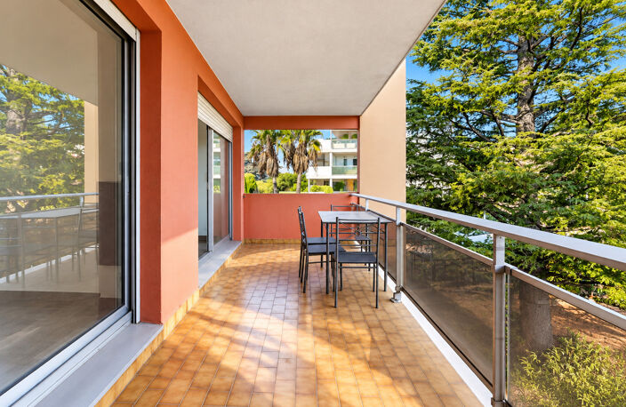 Nice - Lanterne - Joli 2 pièces de 45 m² en étage avec terrasses et vue mer — photo 2