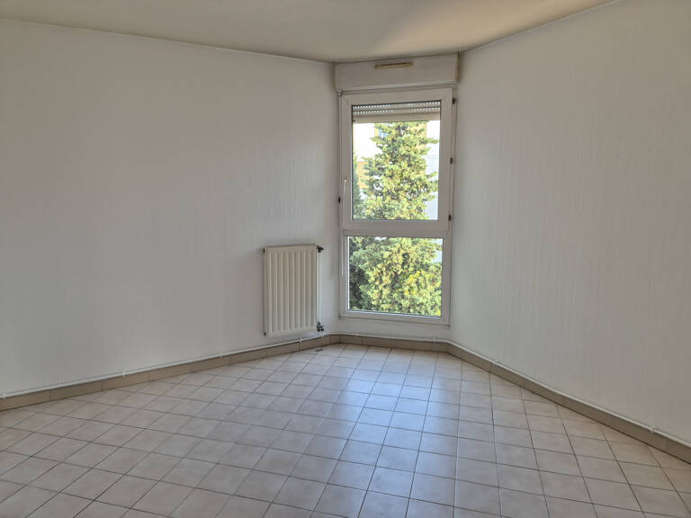 BOUTONNET - T3 63,06m2 avec parking privatif — photo 1