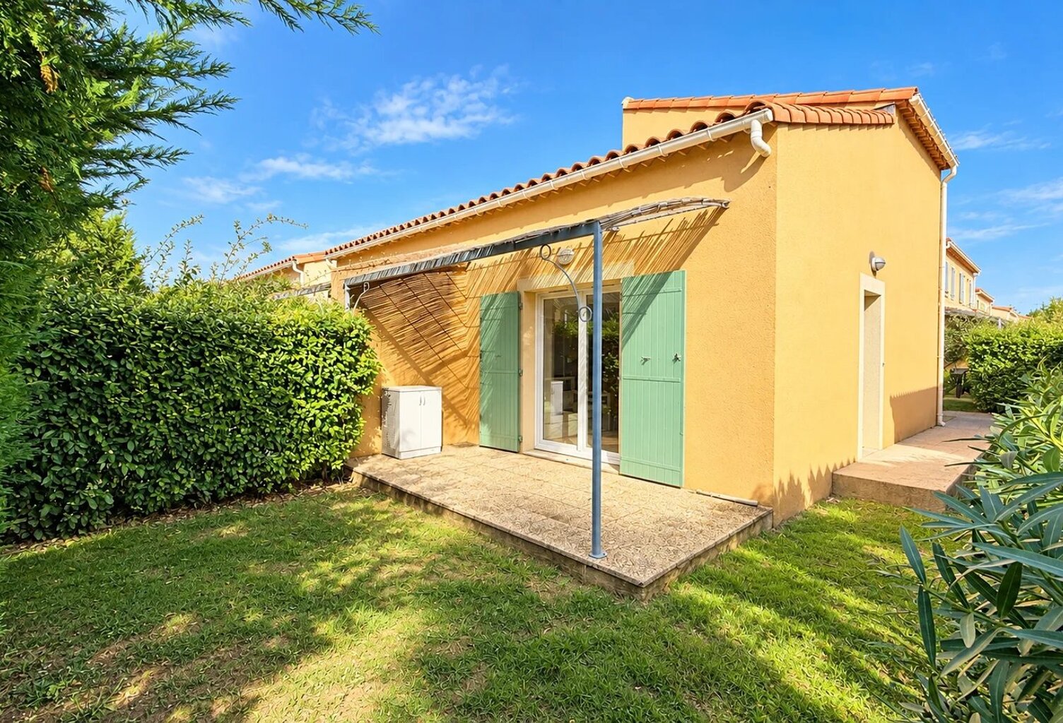Villa proche du centre du VIllage de MOURIES — photo 1