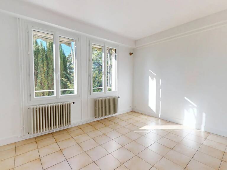 A LOUER - APPARTEMENT DE 4 PIECES SITUE A PROXIMITE DU CENTRE VILLE DE CHARTRES — photo 1