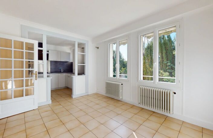 A LOUER - APPARTEMENT DE 4 PIECES SITUE A PROXIMITE DU CENTRE VILLE DE CHARTRES — photo 3