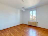 A LOUER - APPARTEMENT DE 4 PIECES SITUE A PROXIMITE DU CENTRE VILLE DE CHARTRES — photo 4