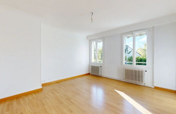 A LOUER - APPARTEMENT DE 4 PIECES SITUE A PROXIMITE DU CENTRE VILLE DE CHARTRES — photo 5