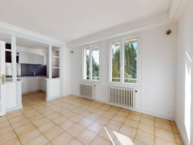 A LOUER - APPARTEMENT DE 4 PIECES SITUE A PROXIMITE DU CENTRE VILLE DE CHARTRES — photo 1