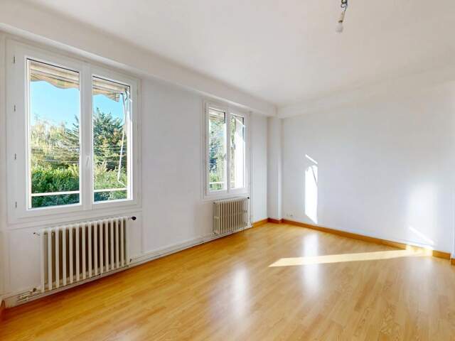 A LOUER - APPARTEMENT DE 4 PIECES SITUE A PROXIMITE DU CENTRE VILLE DE CHARTRES — photo du bien