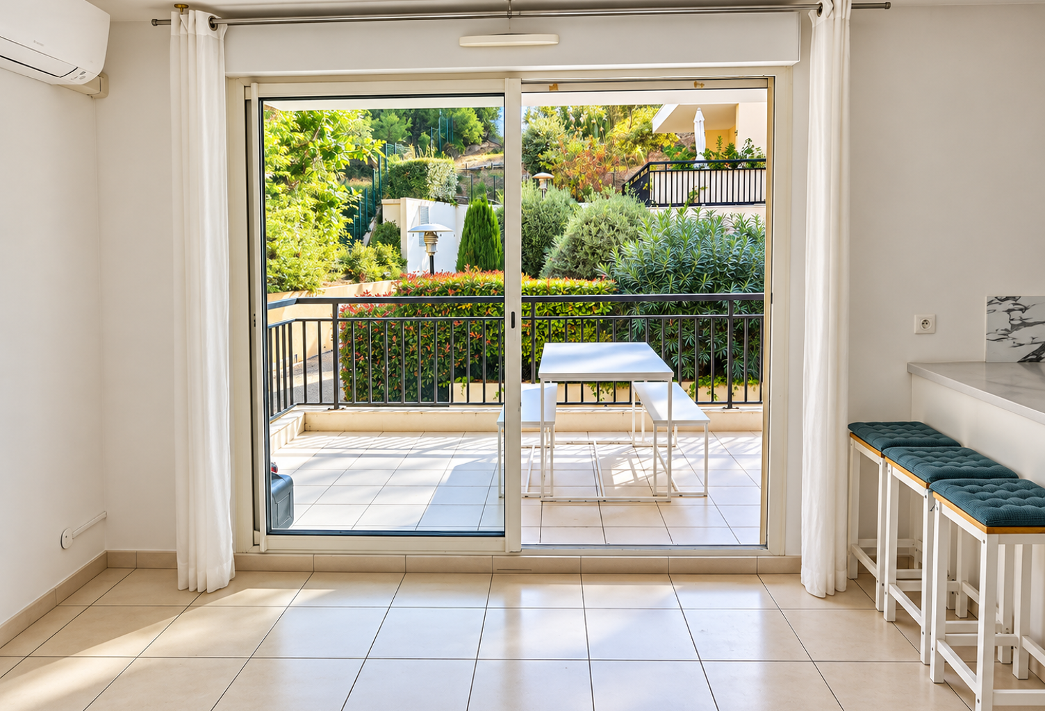 EXCLUSIVITÉ   NICE CORNICHE FLEURIE   SUPERBE 2 PIÈCES DE 53 — photo 1