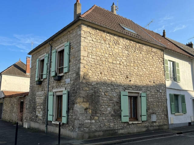 Charmante maison ancienne en pierre -- Chambly — photo du bien