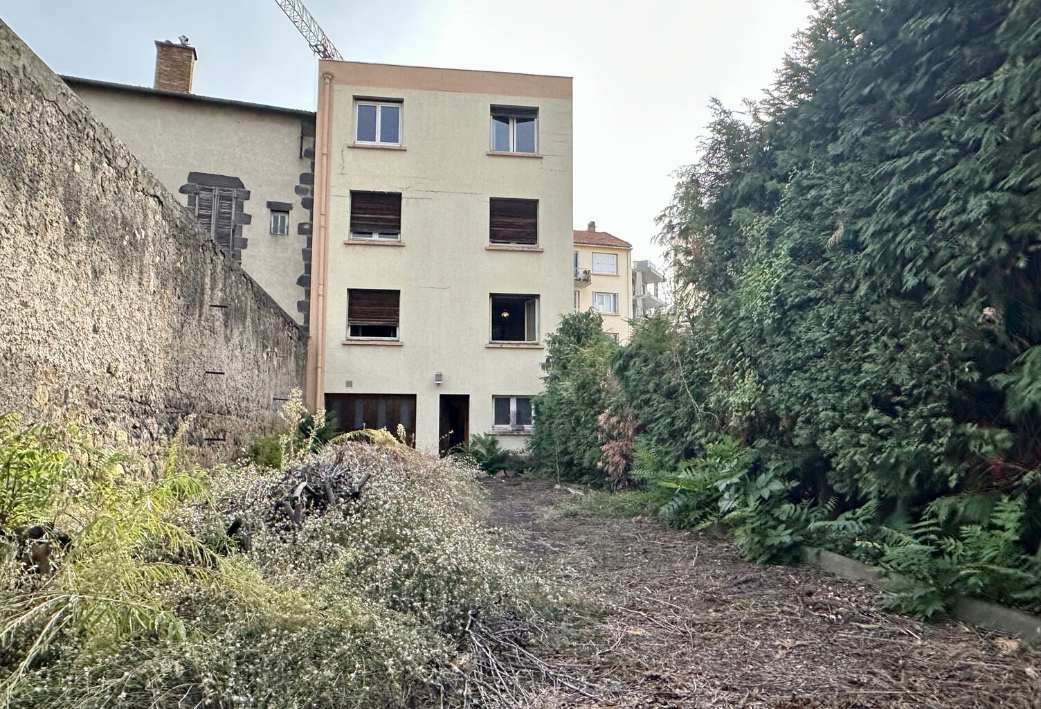Immeuble  de 3 appartements T3 à rénover, garage jardin — photo 1