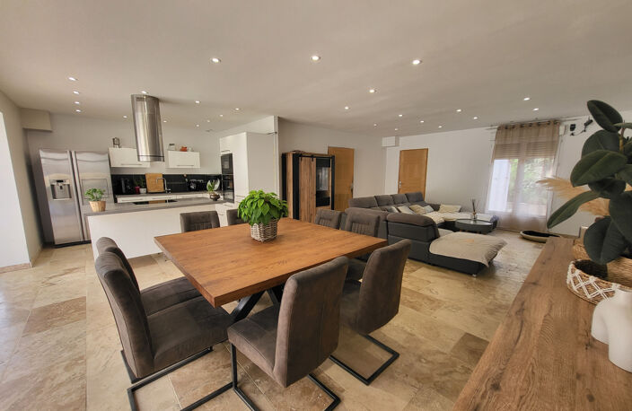 SAINTE ANNE D'EVENOS - Villa Plain pied 162 m2 - Piscine - T — photo 4