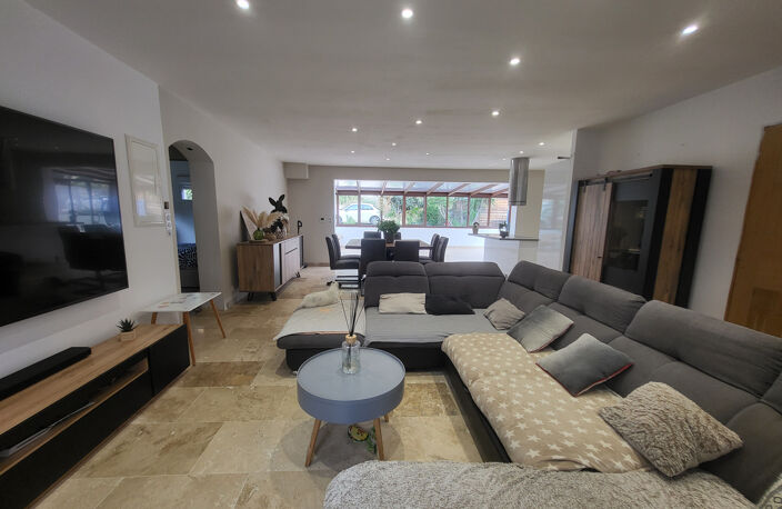 SAINTE ANNE D'EVENOS - Villa Plain pied 162 m2 - Piscine - T — photo 5