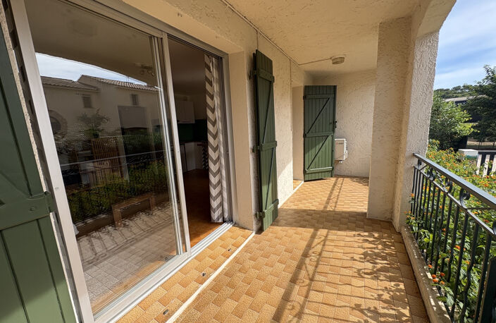 - SANARY SUR MER - GRAND STUDIO CLES EN MAIN - TOUT A PIED — photo 2