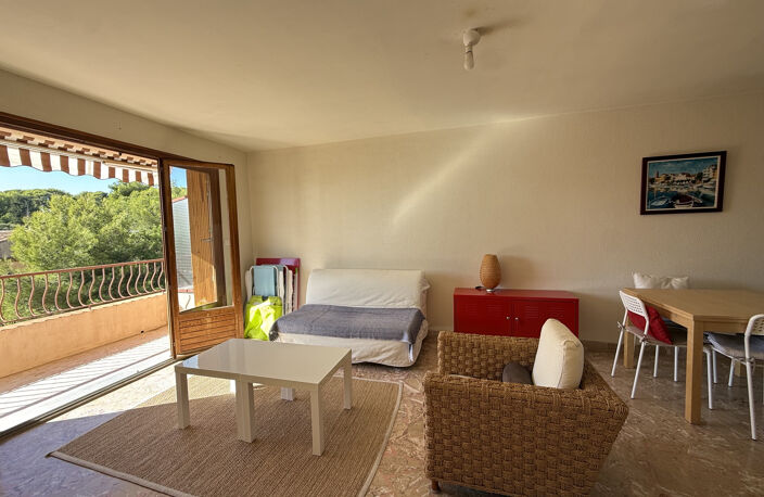 EXCLUSIVITÉ - SANARY SUR MER - TYPE 2 - PARKING - CAVE — photo 3
