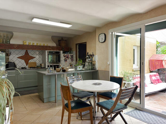 OLLIOULES - maison atypique proche du centre ville. — photo du bien