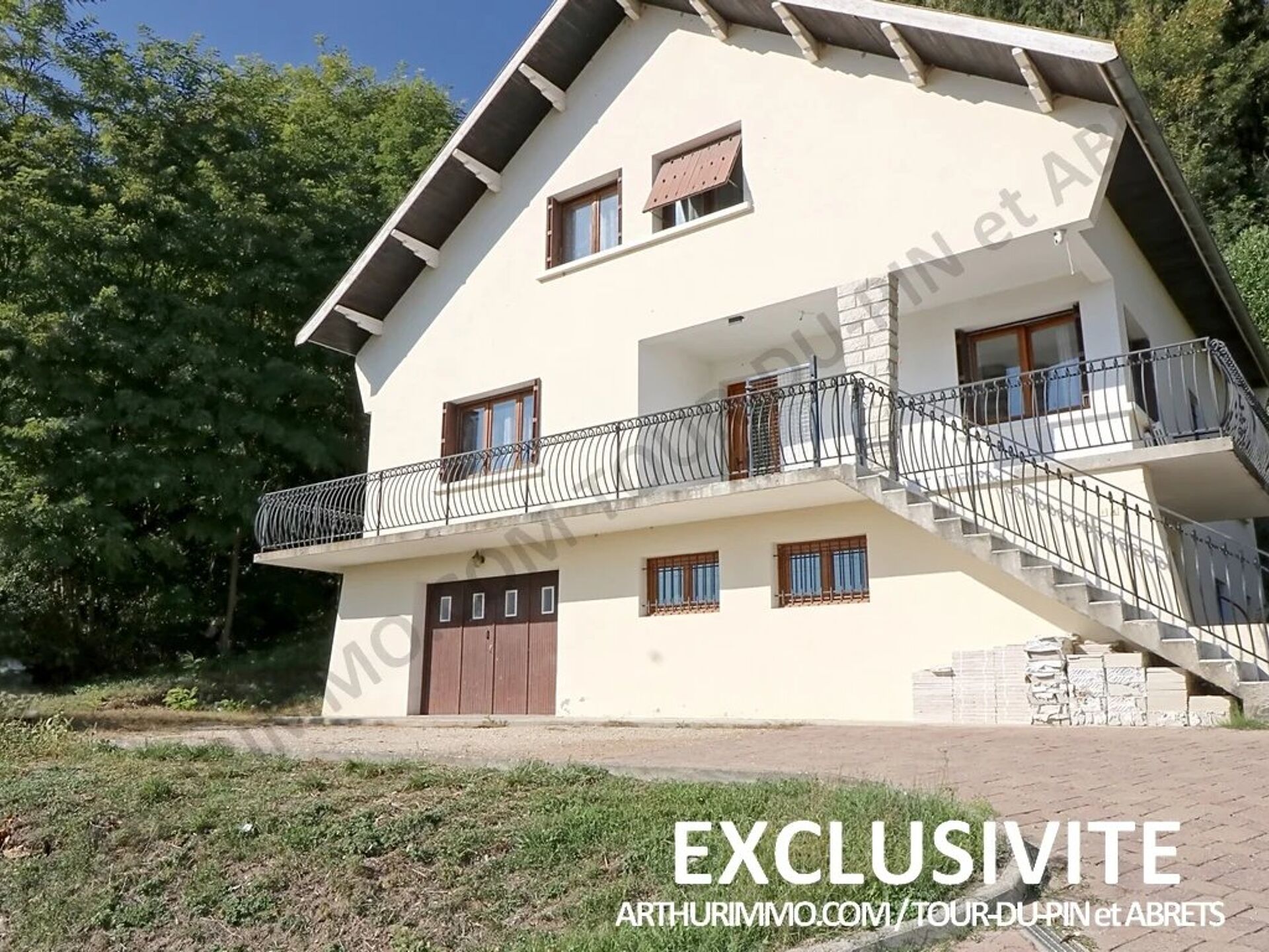 Maison 8 pièces 171 m² · à La Tour-du-Pin · 171 m² · 297 000 €