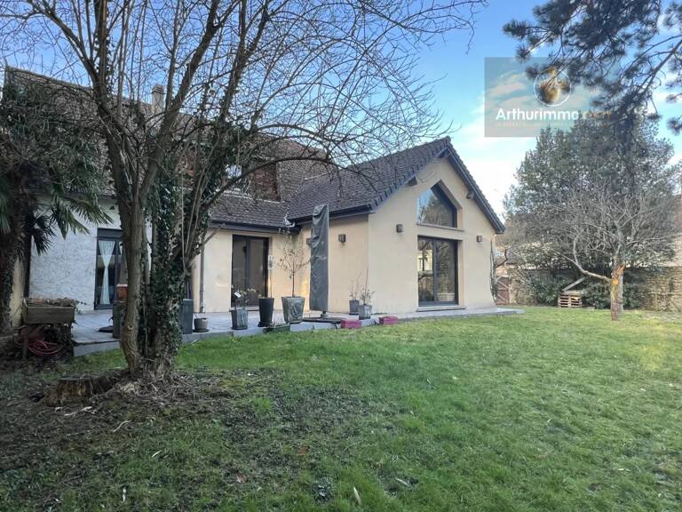 Maison Les Essarts Le Roi -Saint-Hubert  205 m2 — photo 1