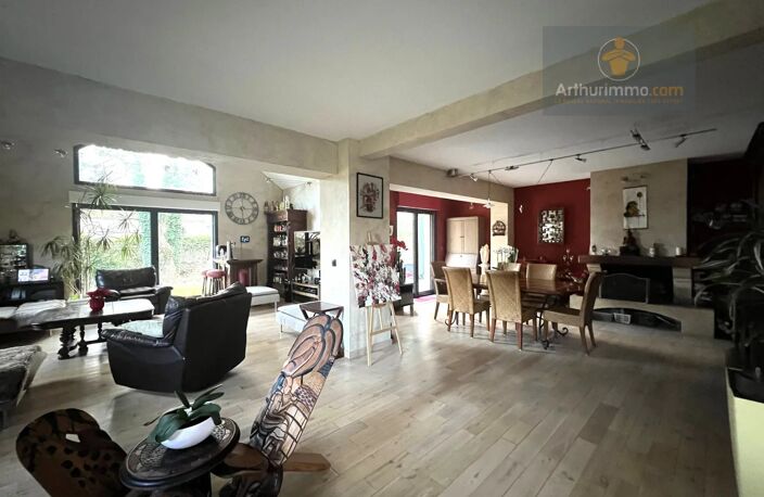 Maison Les Essarts Le Roi -Saint-Hubert  205 m2 — photo 3